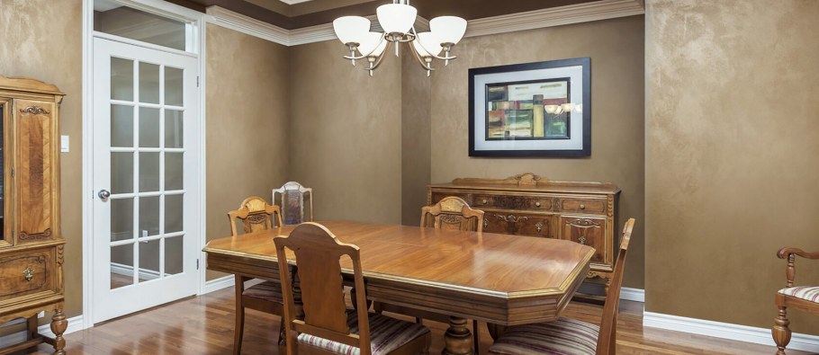 Декоративная штукатурка в интерьере кафе