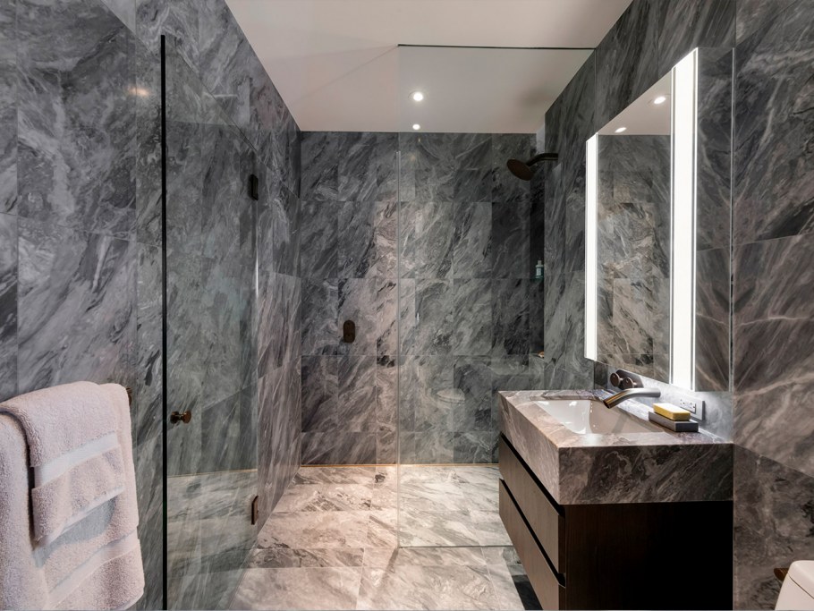 Мрамор Noir Saint Laurent в интерьере