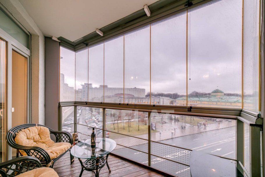 Обустройство балкона с панорамным остеклением