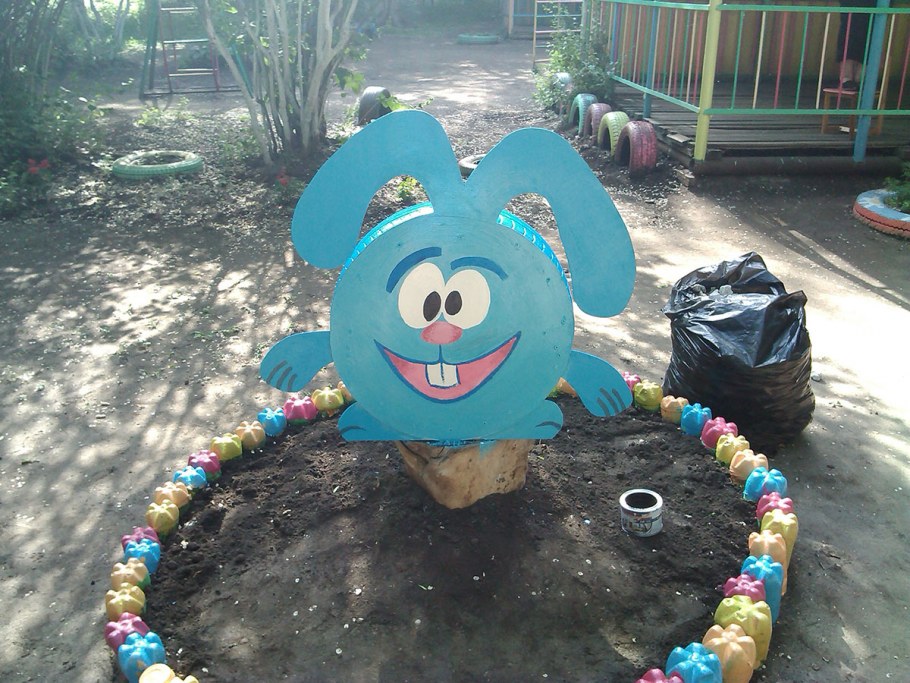 Ослик из пластмассовых бутылок