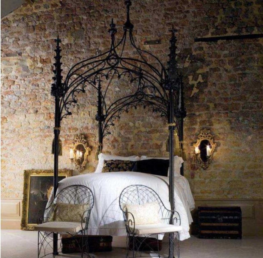 Кровать Gothic Style Bed
