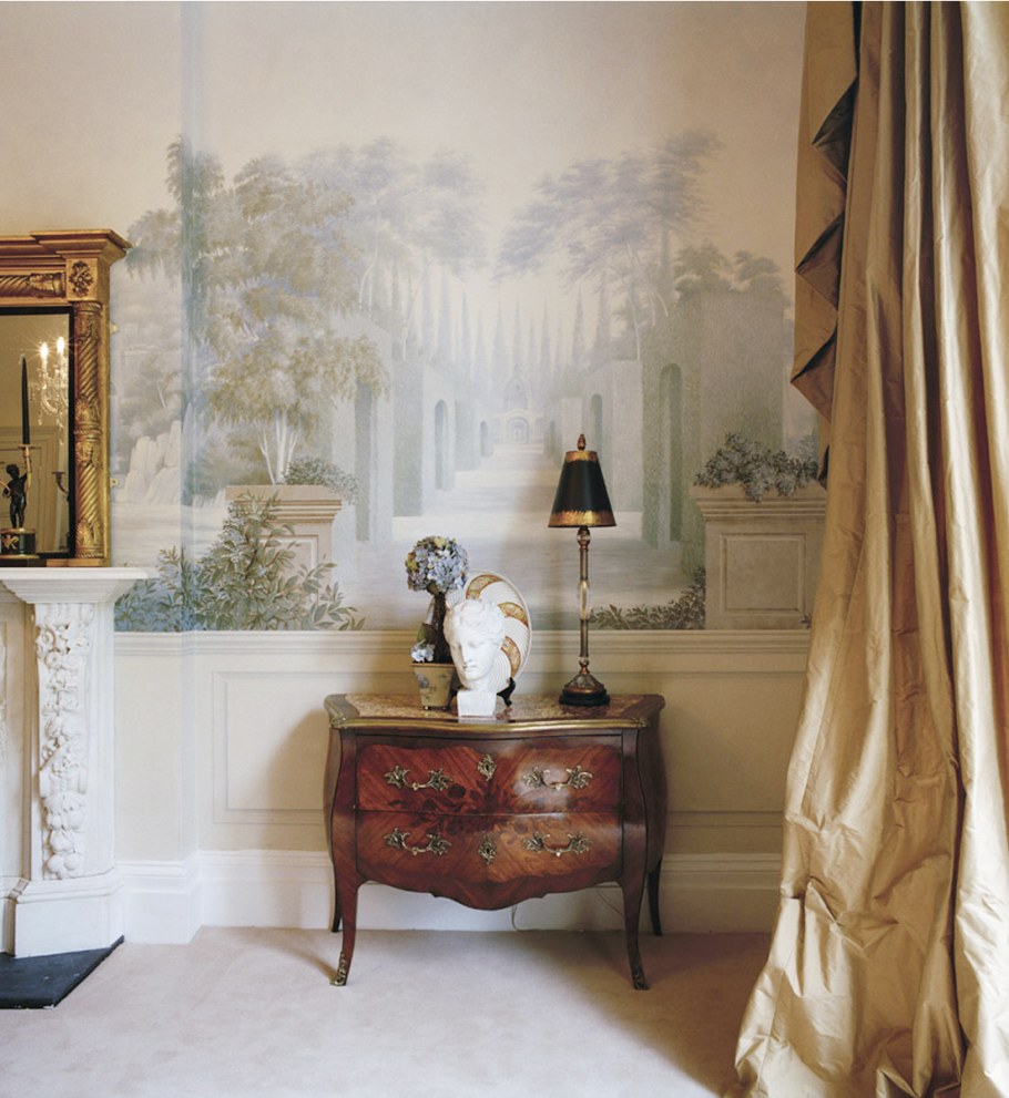 Фрески в классическом интерьере