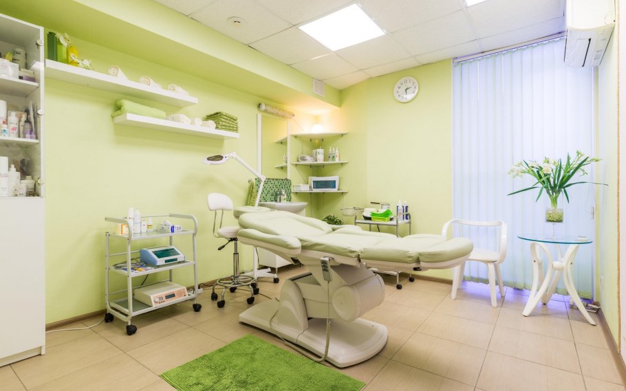 Интерьер клиники косметологии