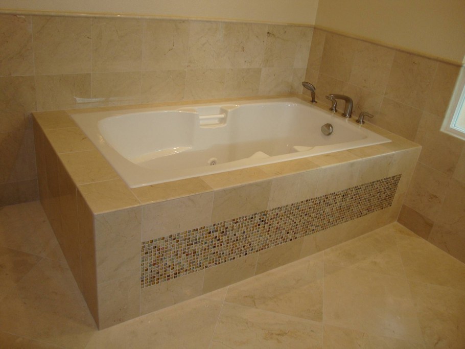 Экран под ванну из искусственного камня