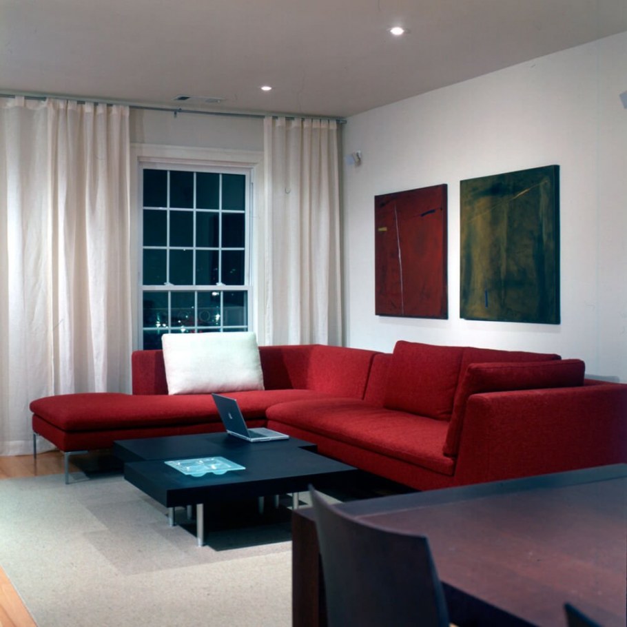 Диван серый с красным