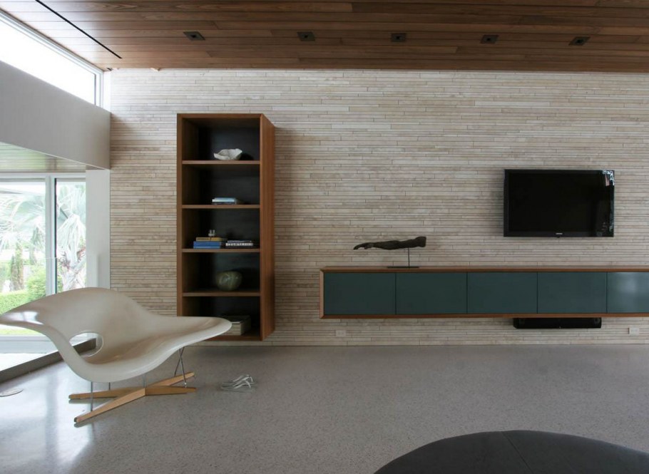 Дерево в интерьере