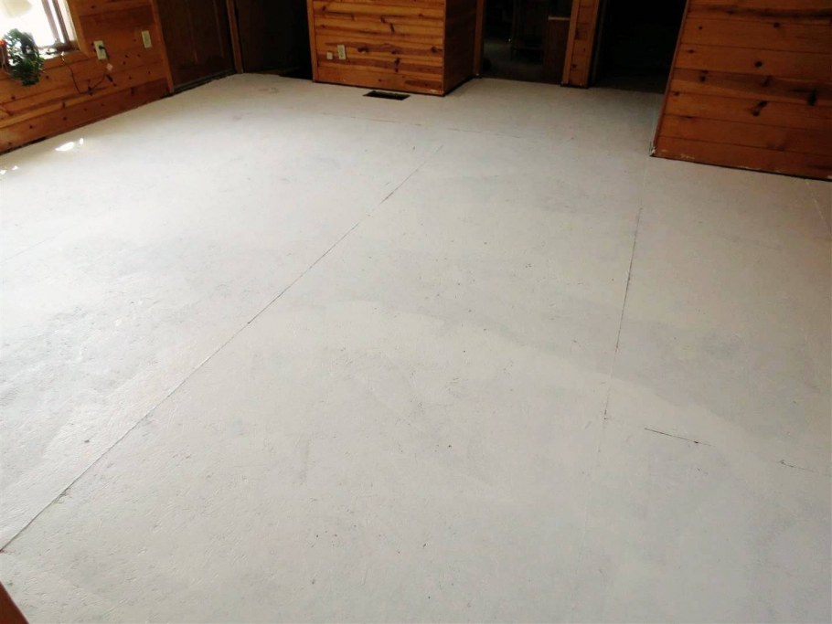 Крашеный фанерный пол