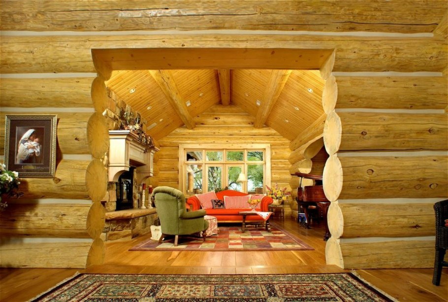 Дом из бревна внутри