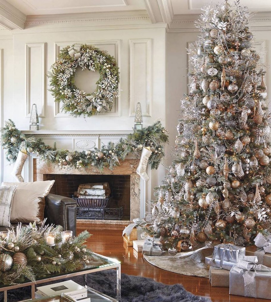 Новогодняя елка в интерьере