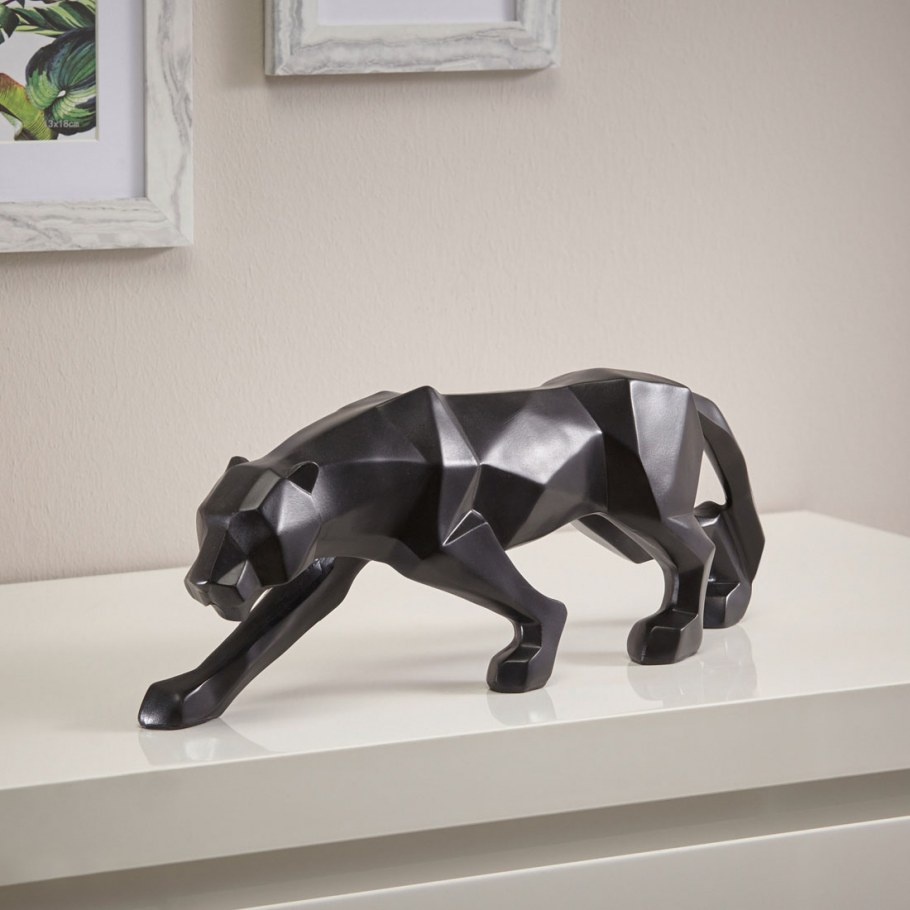 Вазы статуэтки для интерьера