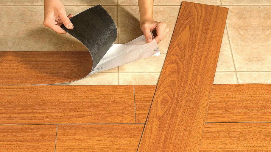 Современная отделка стен в коридоре