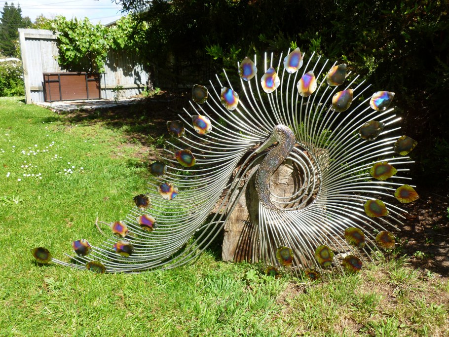 Украшения для сада из березовых поленьев