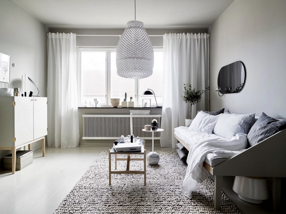 Шторы в спальню с одной портьерой