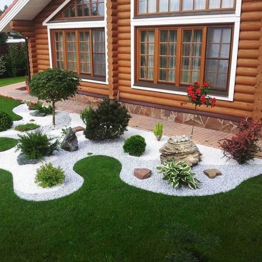 Цветник на газоне