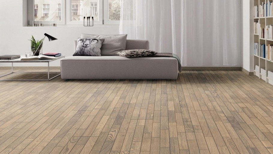 Kahrs орех статуя