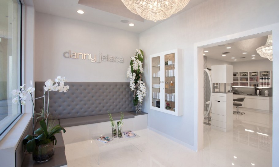 Салон красоты белый интерьер