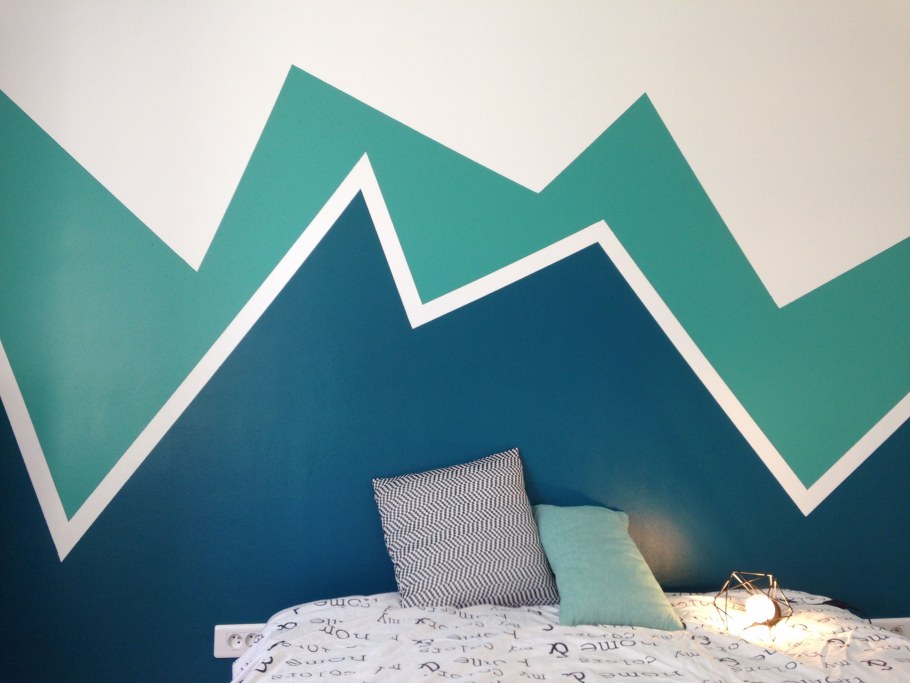 Декор стен с помощью малярного скотча