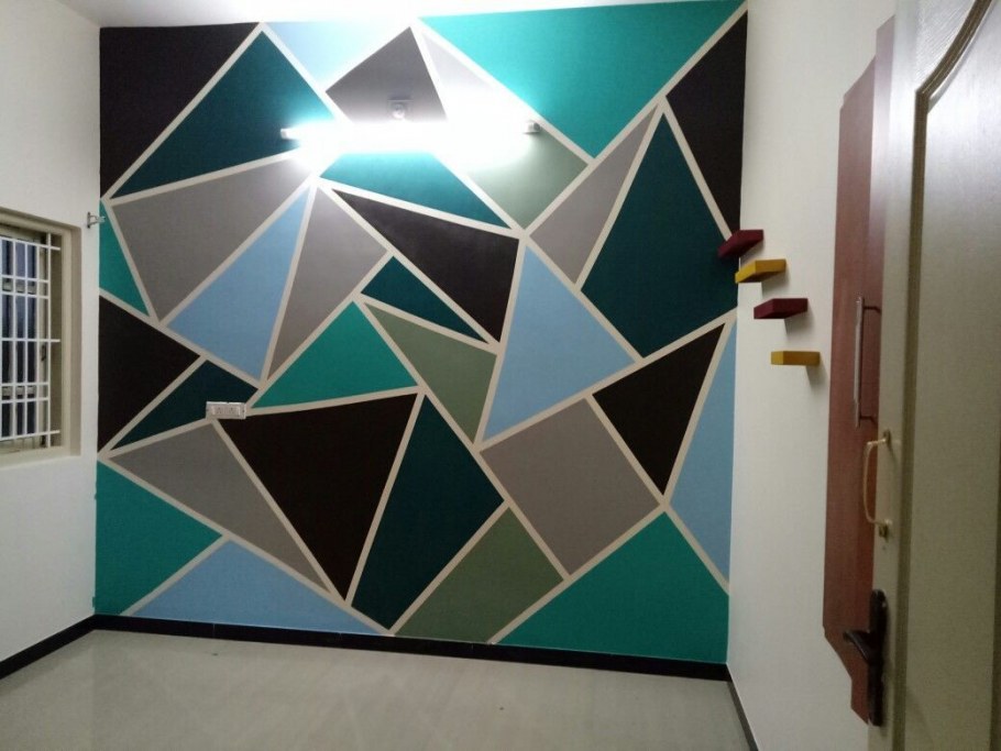 Геометрические фигуры на стене штукатуркой