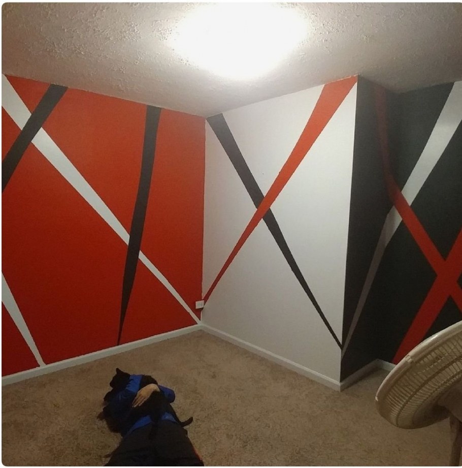 Декор стен с помощью малярного скотча
