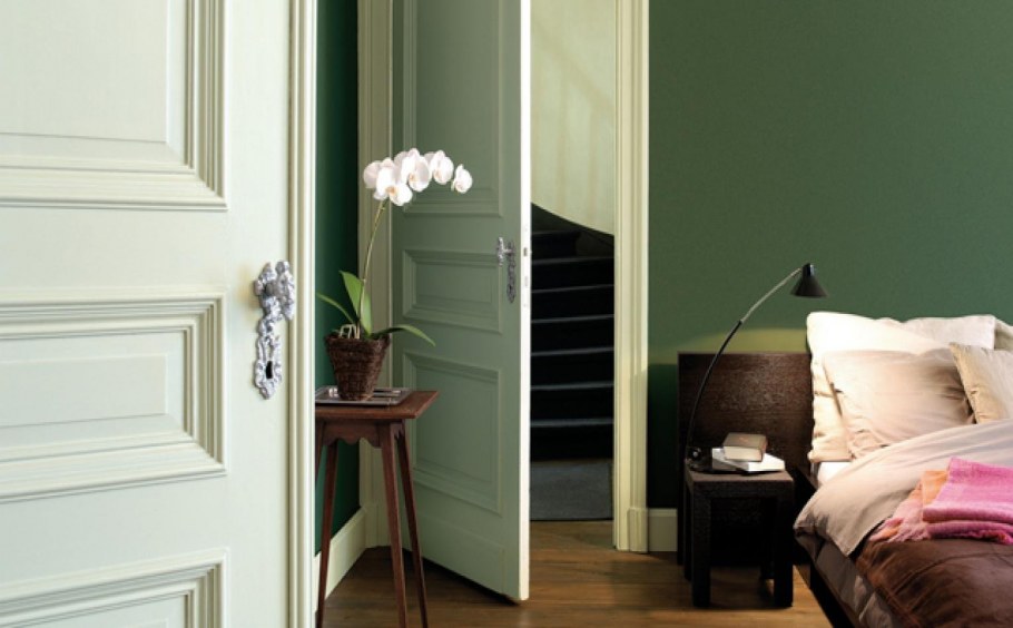 Коридор в зеленом цвете