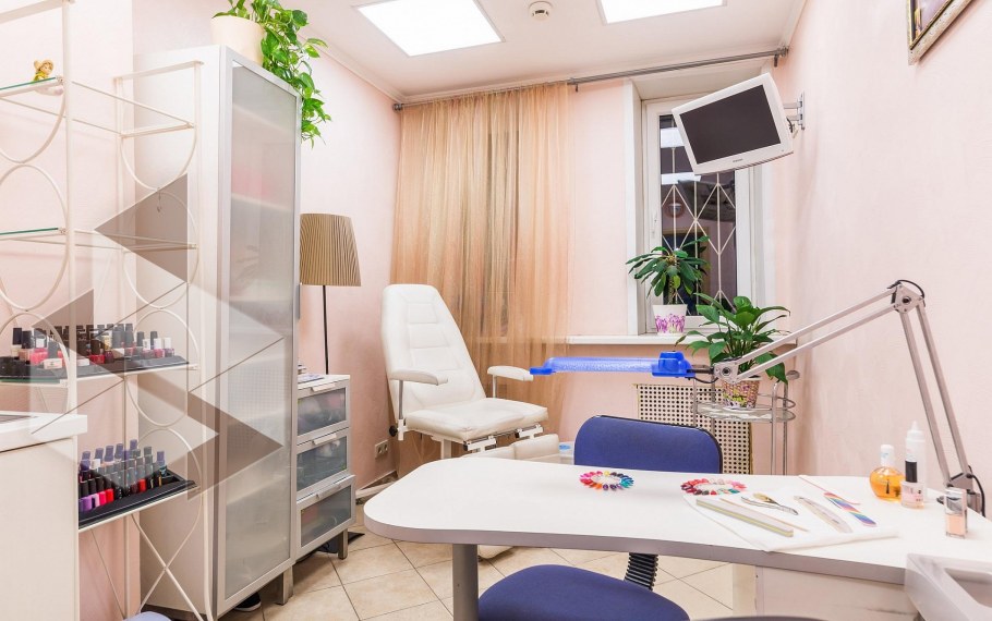 Дизайнер интерьера для маникюрного кабинета