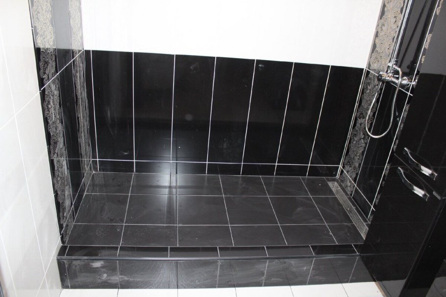 Душевой поддон из плитки