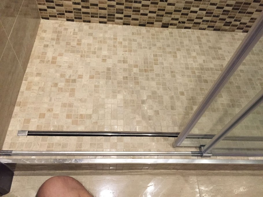 Трап сливной для душа под плитку