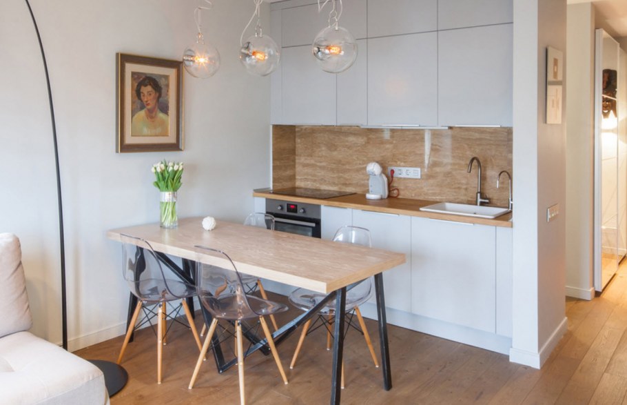 Обеденный стол для кухни студии