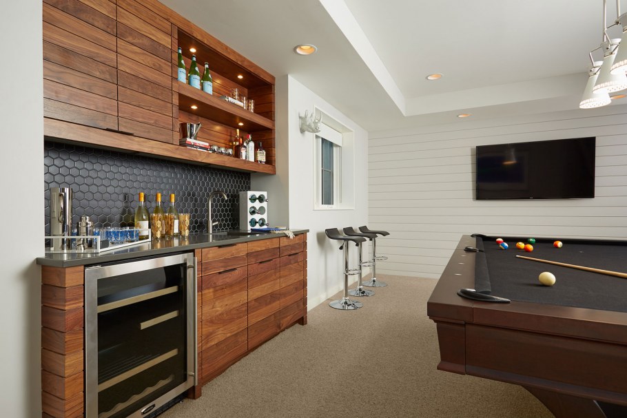 Барная стойка со шкафчиками