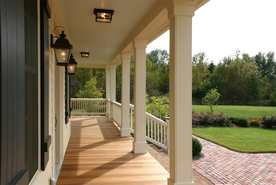 Терраса с колоннами