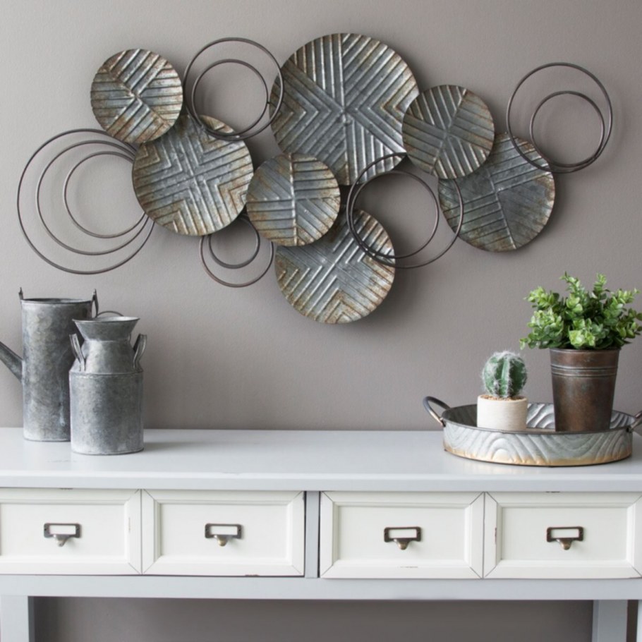 Дизайнерские украшения на стену