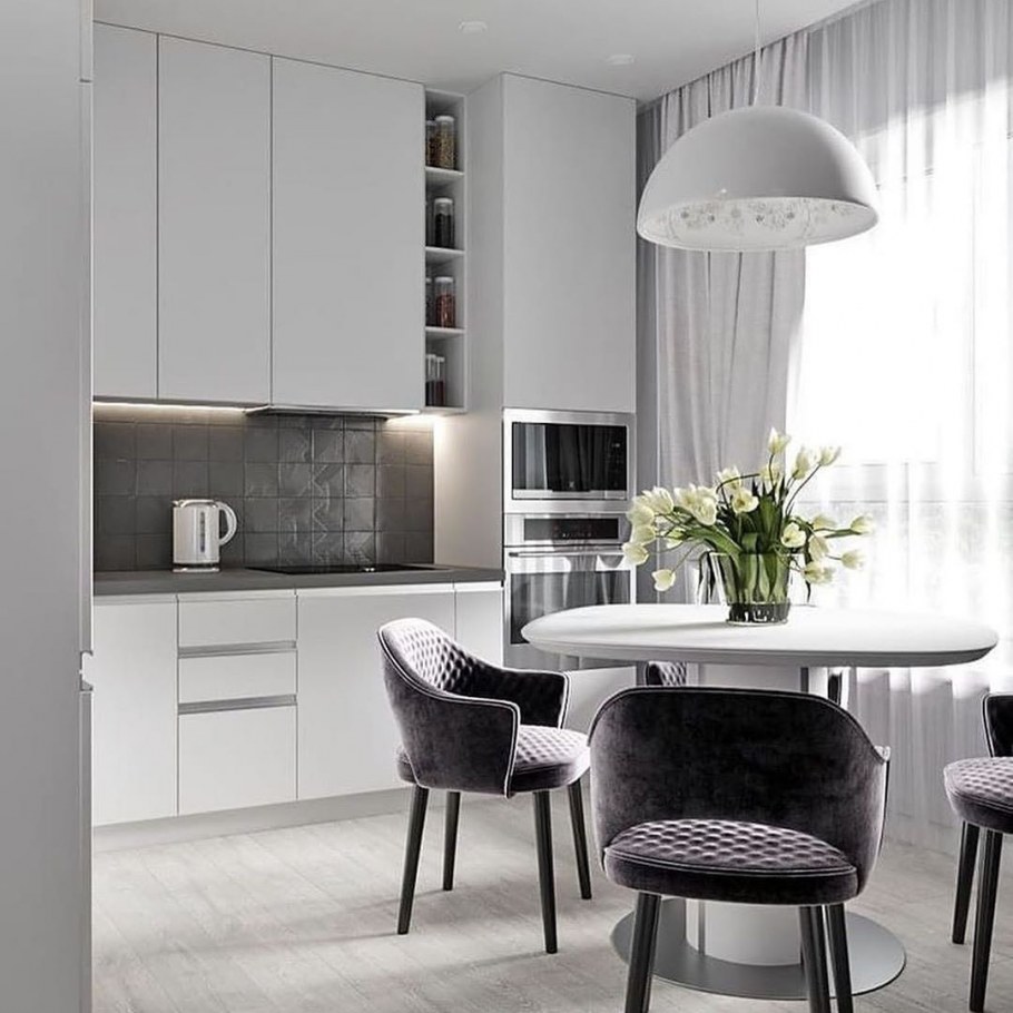 Интерьер кухни в бело серых тонах