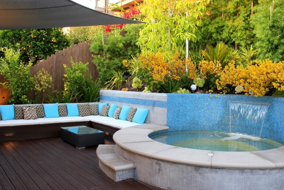 Ландшафт вокруг бассейна