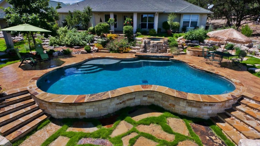 Ландшафт с бассейном