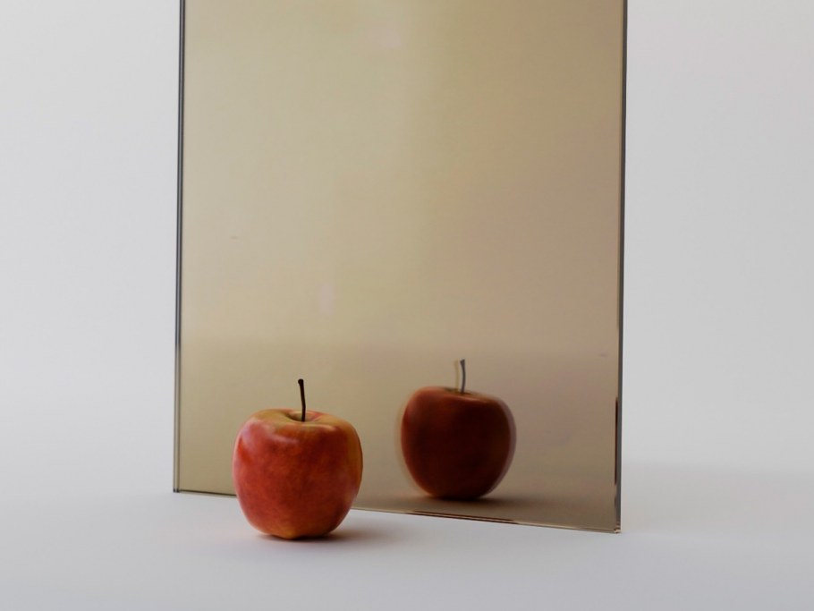 Шкаф купе с бронзовым зеркалом