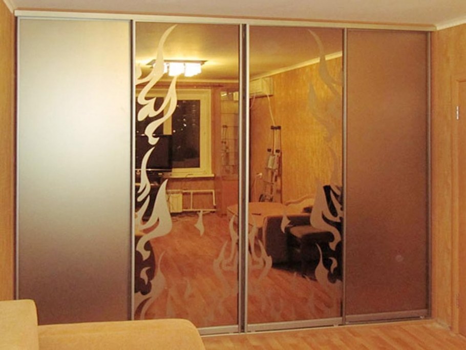 Бронзовое зеркало