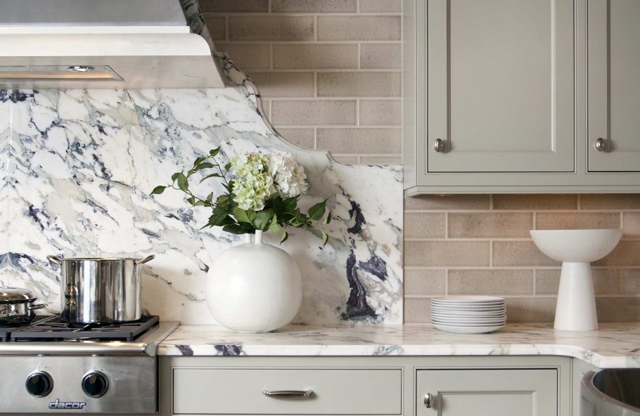 Керамогранит на стену в кухне