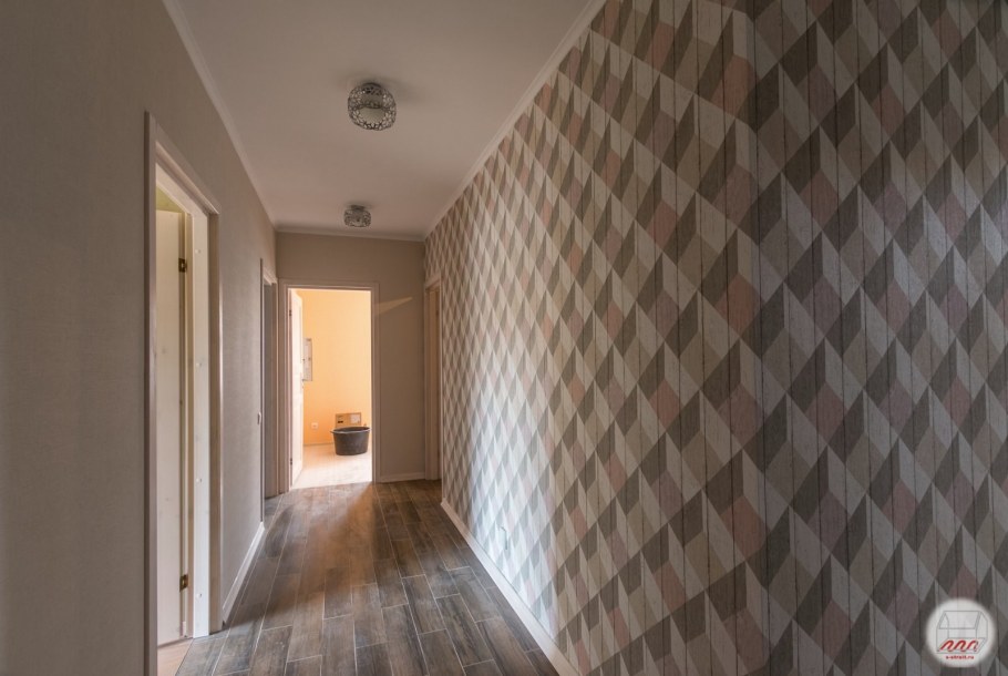 Отделка стен фанерой