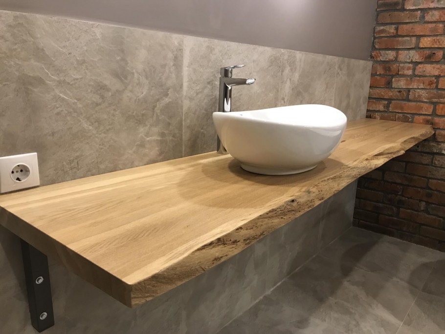 Столешница из слэба в ванной