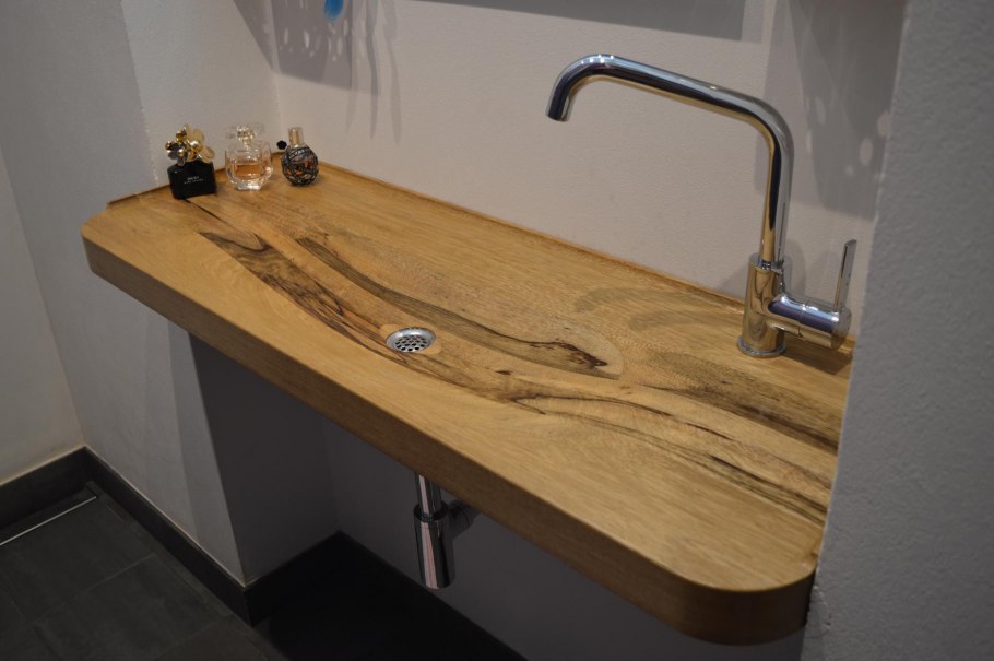 Столешница из слэба в ванной