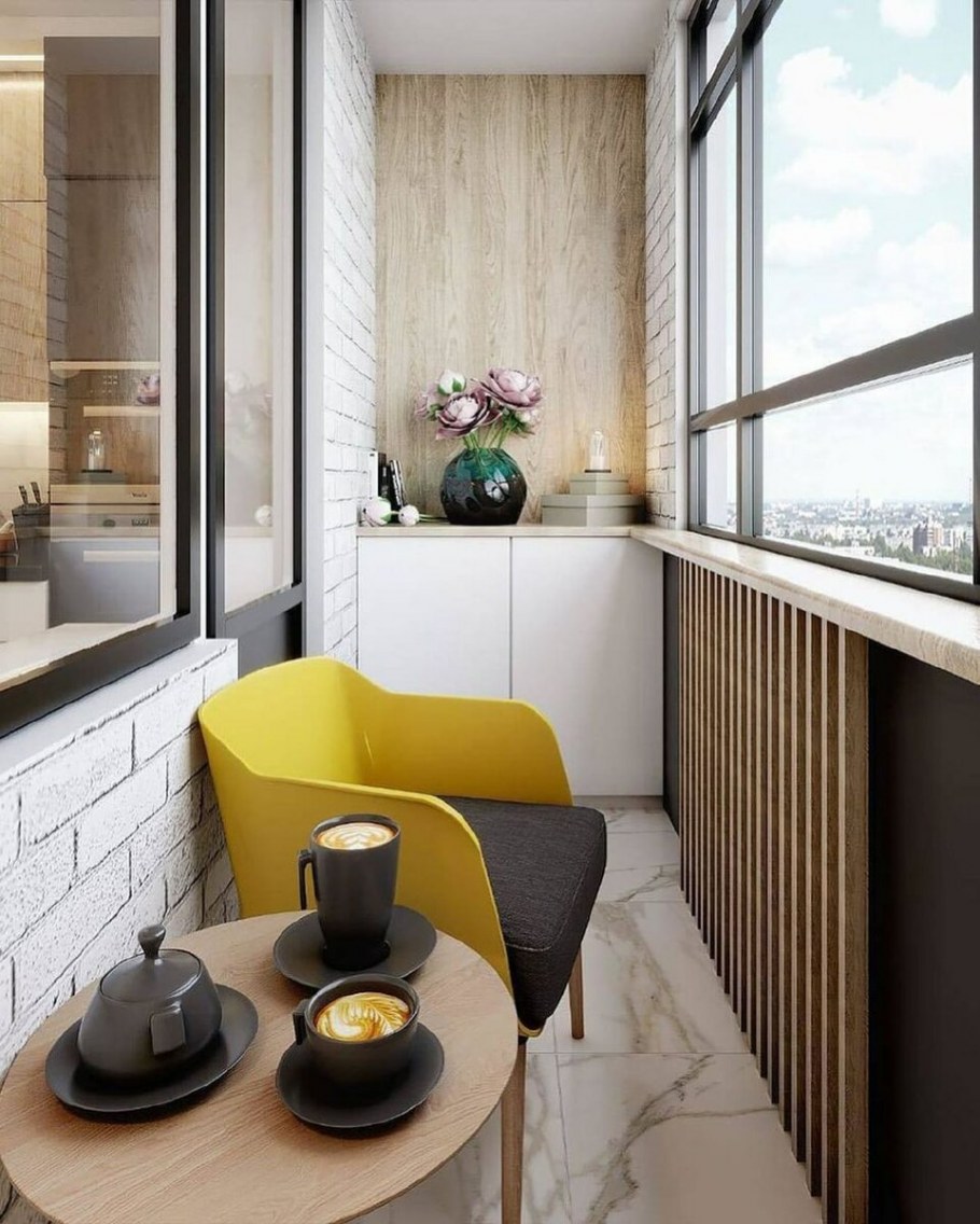 Балкон обшитый деревом