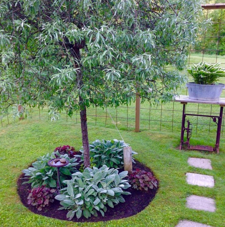 Приствольный круг из силикатных кирпичей