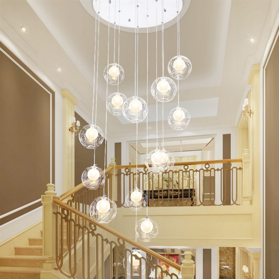 Люстра на лестничный пролет