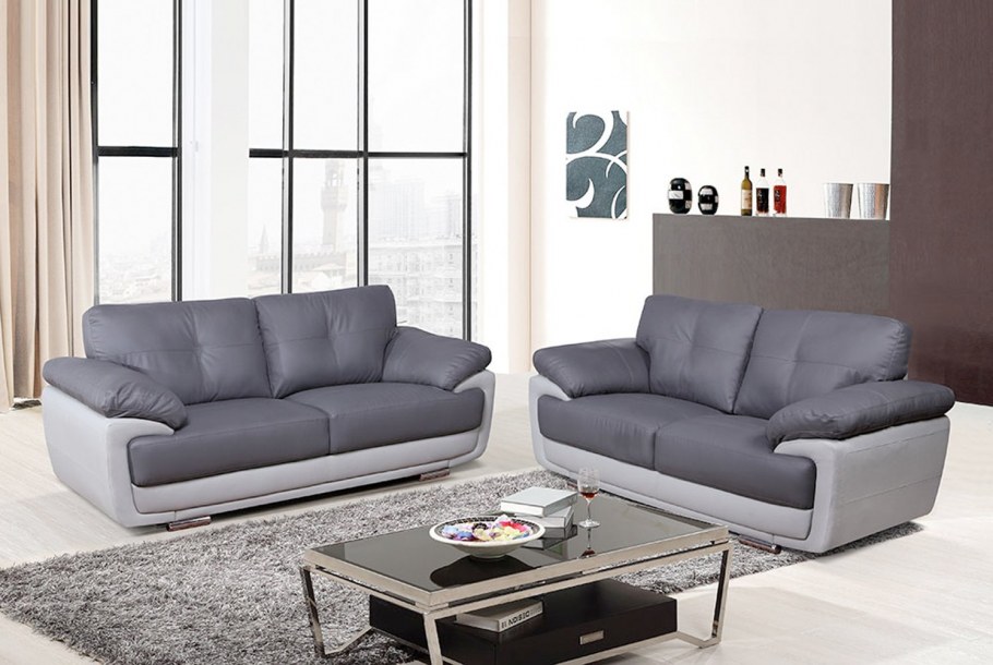 Диваны спинками друг к другу