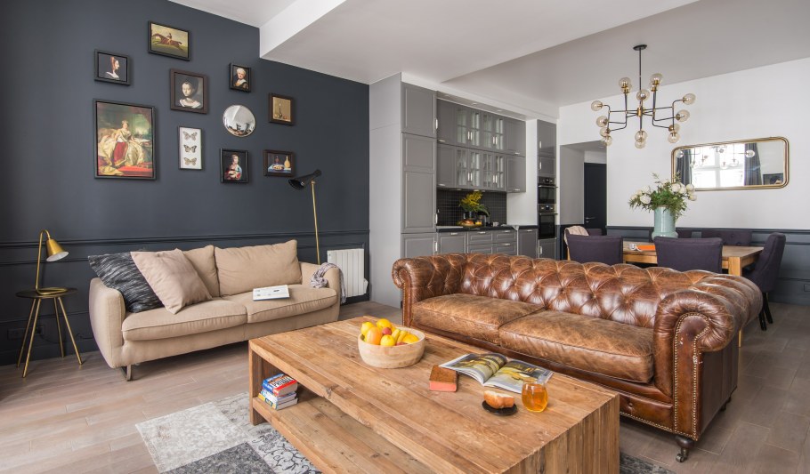 Гостиная с большим диваном