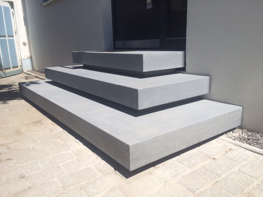 Парящие ступени из бетона