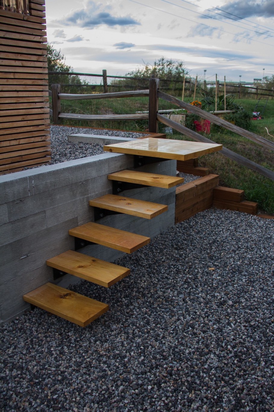 Ступени из бетона на склоне