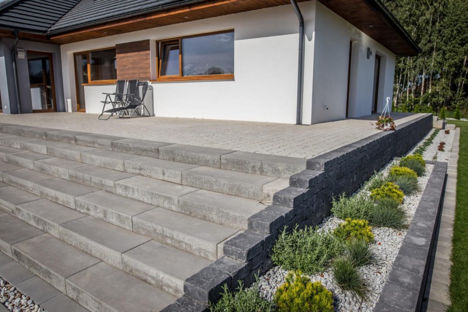 Круглая лестница из бетона