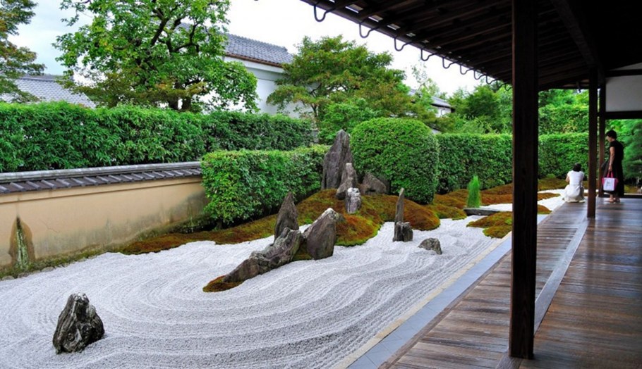 Цукияма сад камней