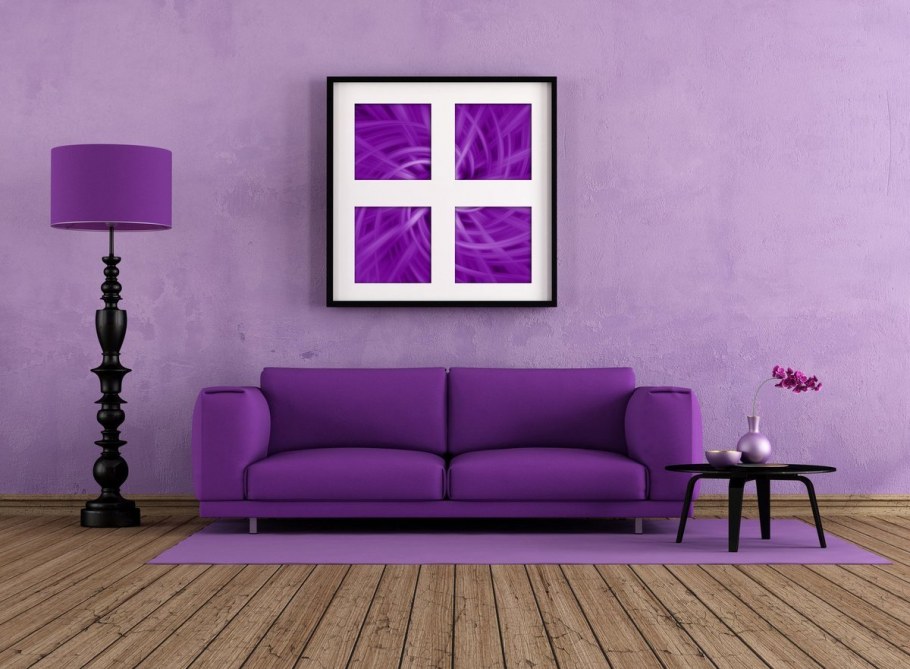 Комната с неоновой подсветкой